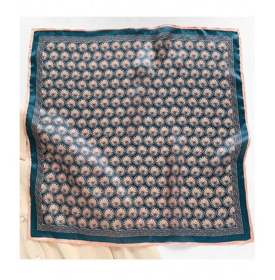 Шейный платок шелковый циановый с пудровым узором, 53*53 см