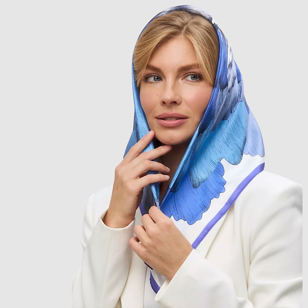 Женский платок шелковый сине-голубой бархатцы 65*65 см - 4
