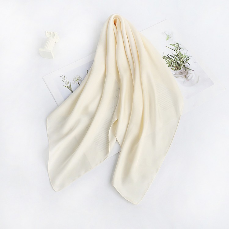Жіноча хустка шовкова біла перлина однотонна 70*70 см - 2