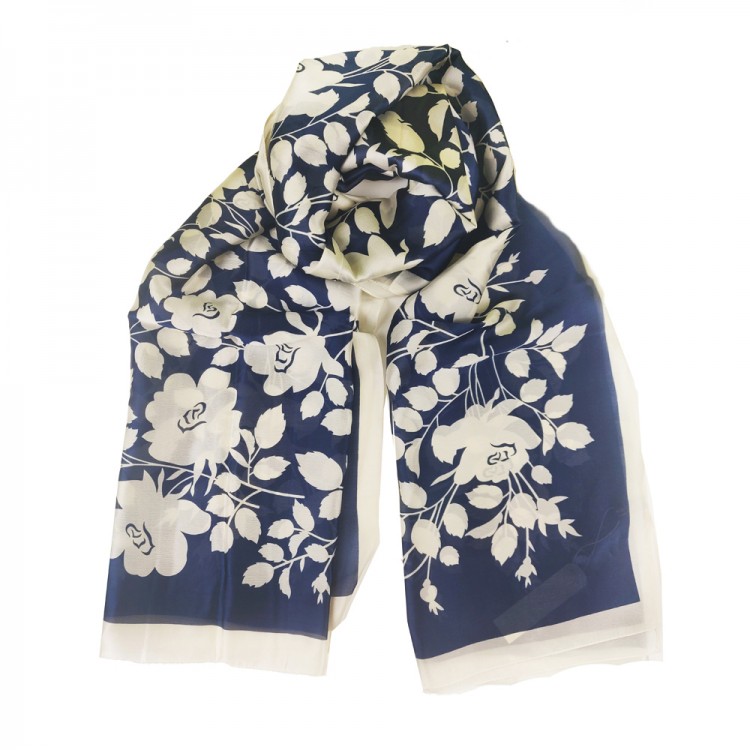 Жіночий шарф шовковий синій з білими трояндами шипшини