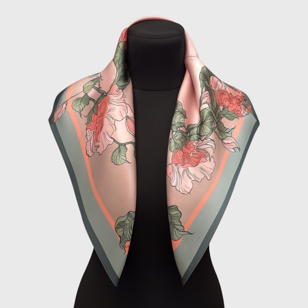 Жіноча хустка шовкова пудрово-зелена з квітами, 65*65 см