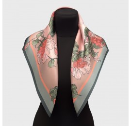 Жіноча хустка шовкова пудрово-зелена з квітами, 65*65 см
