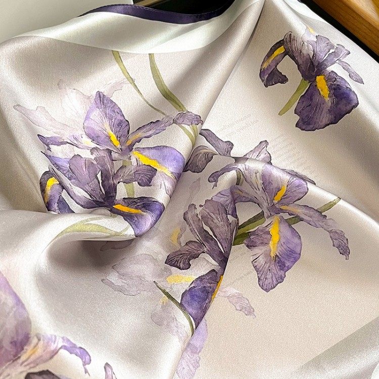 Женский шелковый платок c ирисами, 53*53 см
