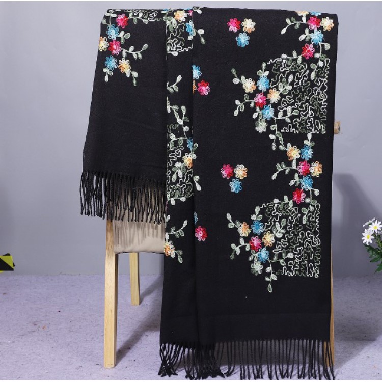 Жіночий шарф чорний з вишивкою у французькому стилі, 185*70 см - 7