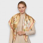 Хустка атласна золотиста квіти абрикоса, 90*90 см