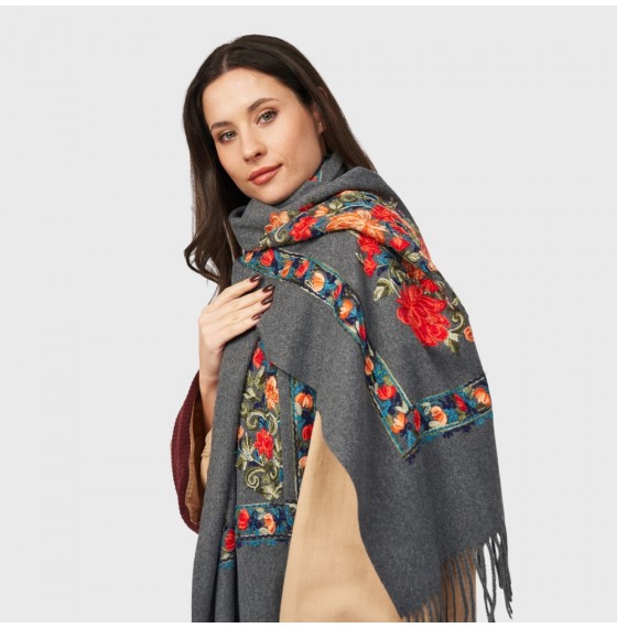 Жіночий шарф сірий з вишивкою "Букет квітів", 190*70 см