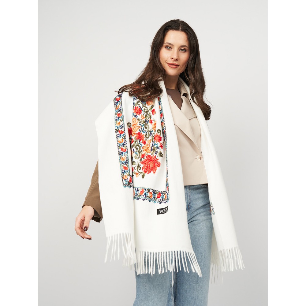 Жіночий шарф білий з вишивкою "Букет квітів" 190х70 см - 2