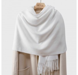 Вовняний шарф жіночий білий однотонний ніжний