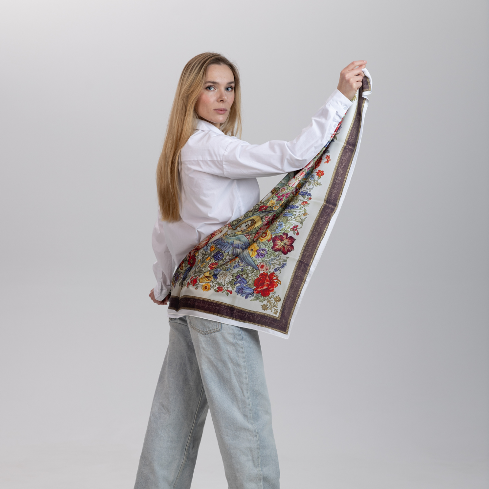 Дизайнерська хустка шовкова Янголи з квітами 90х90 см - 10