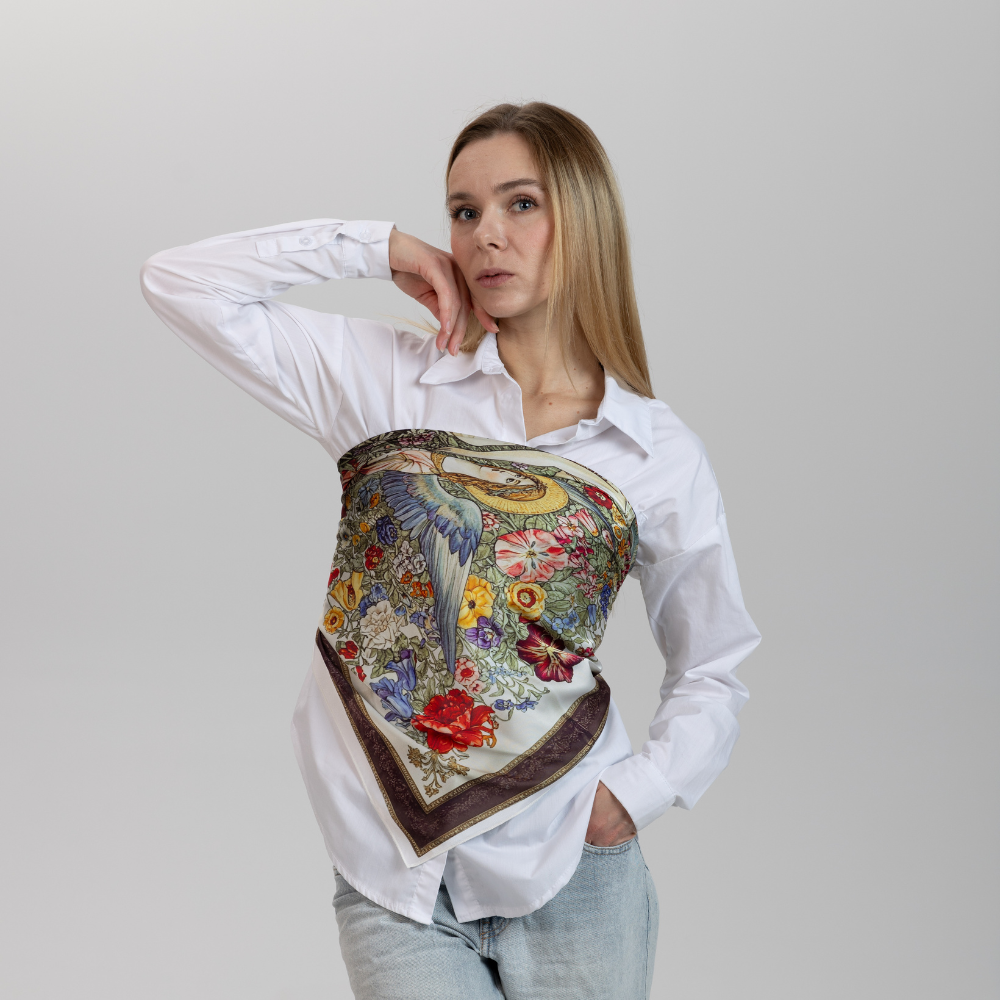 Дизайнерська хустка шовкова Янголи з квітами 90х90 см - 3