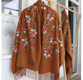 Женский шарф коричневый с французской вышивкой 185х70 см