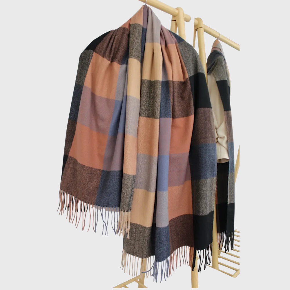 Жіночий шарф кашеміровий карамельно-графітовий в квадрати 180х70 см - 3