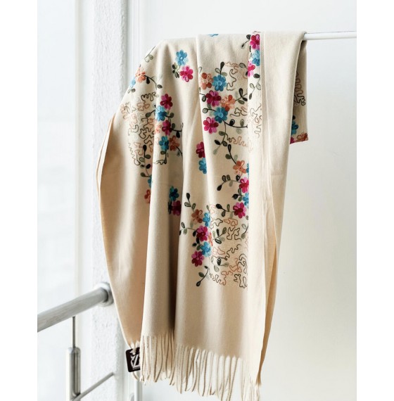 Женский шарф кремовый с вышивкой во французском стиле 185х70 см