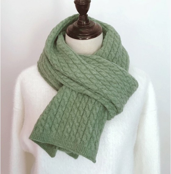В'язаний шарф зимовий однотонний зелений теплий 150*20 см