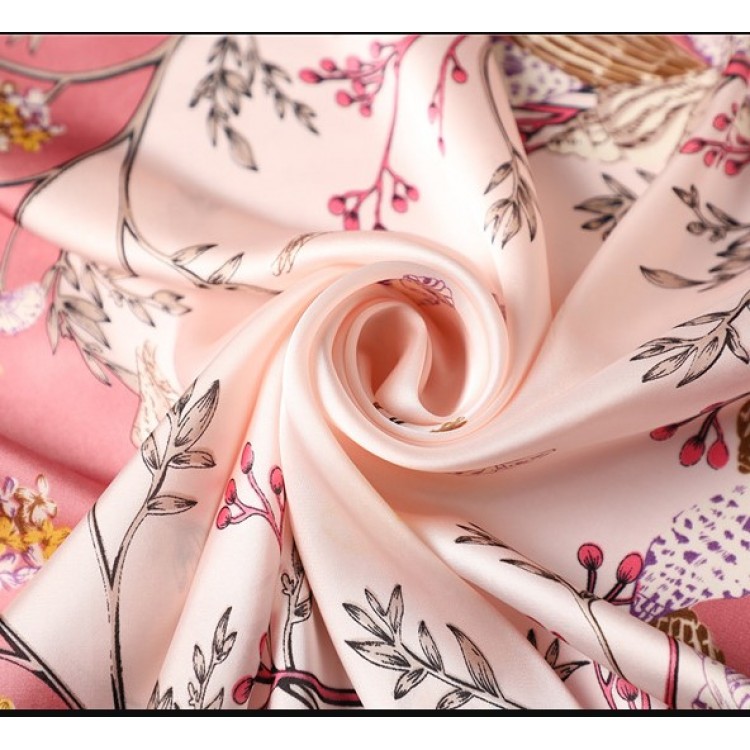 Жіноча шовкова хустинка рожева з білим атласна 70*70 см - 5