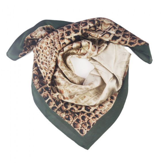 Шелковый женский платок с принтом под крокодила