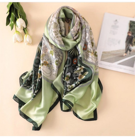 Шовковий шарф жіночий зелена свіжість