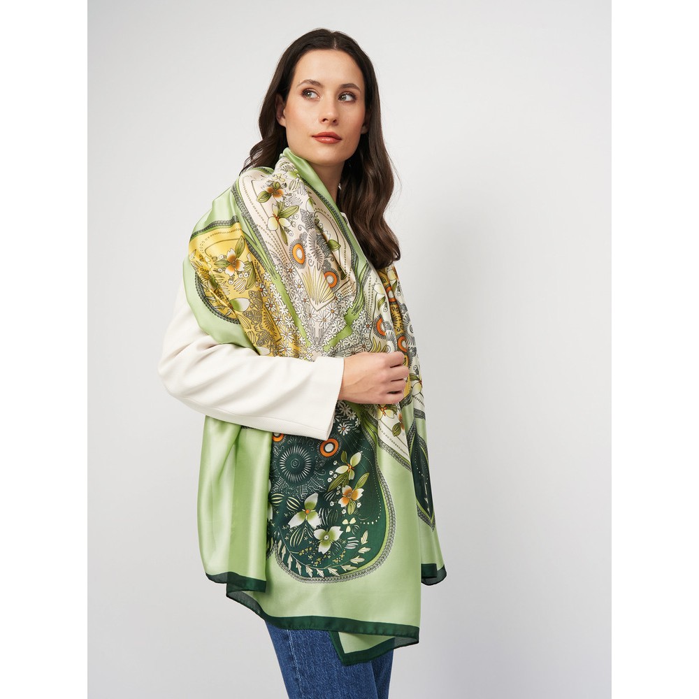 Шовковий шарф жіночий зелений із серцями квітами  - 2