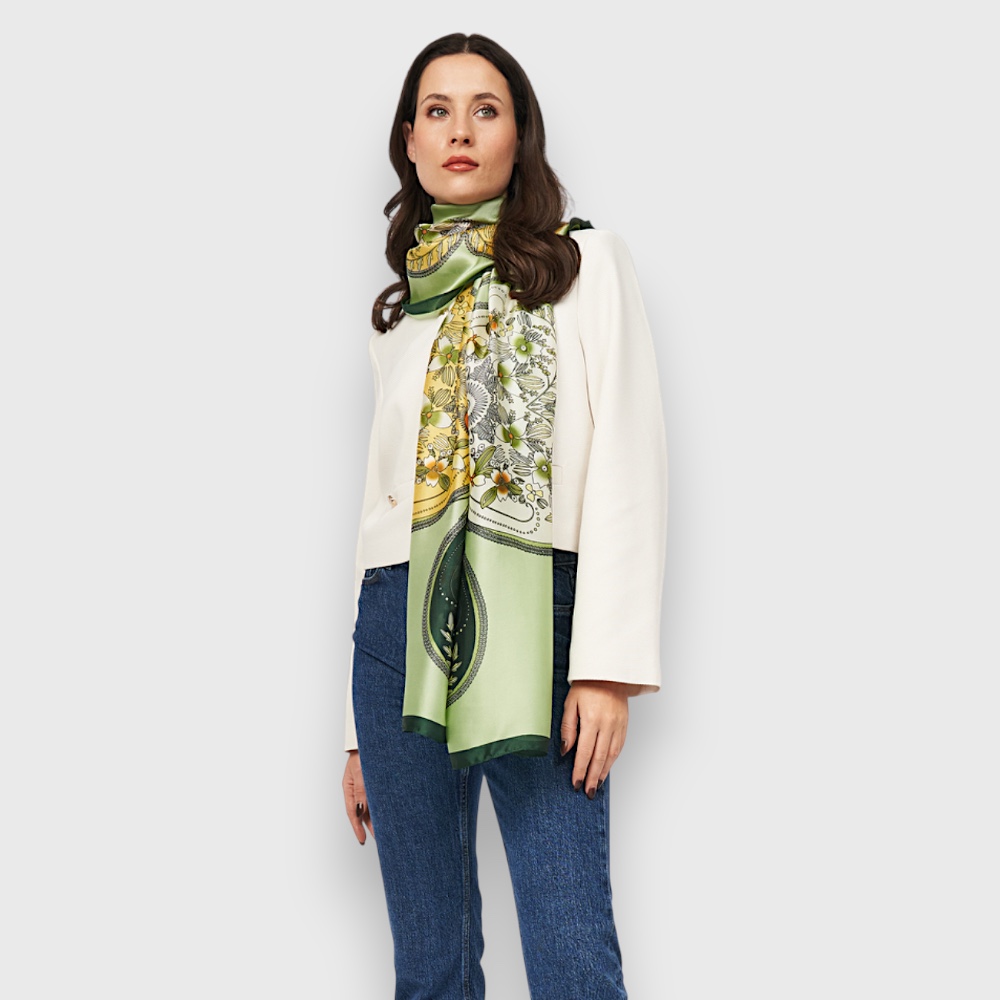 Шовковий шарф жіночий зелений із серцями квітами  - 3
