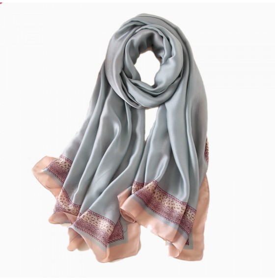 Шелковый шарф женский серый однотонный с отливом