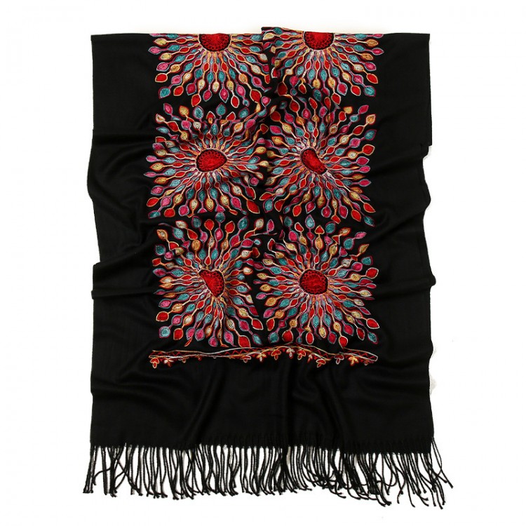 Жіночий шарф палантин чорний розшитий квітами 180*70 см - 5