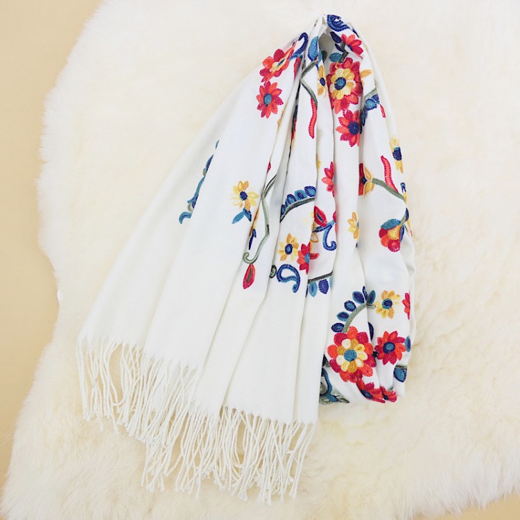 Жіночий шарф-палантин кашеміровий білий вишитий  - 4