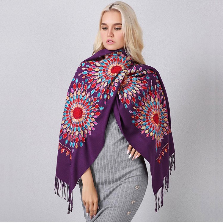 Жіночий шарф-палантин кашеміровий бузковий з вишивкою - 2