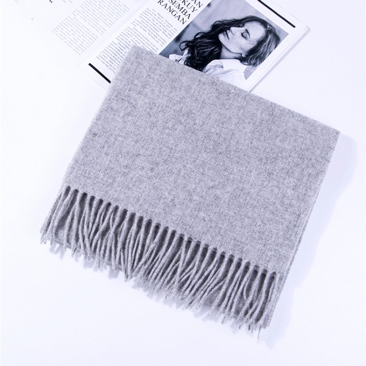Вовняний шарф сірий однотонний з бахромою 180*32 см