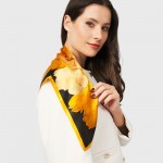 Жіноча хустка шовкова із золотою квіткою півонії 65*65 см