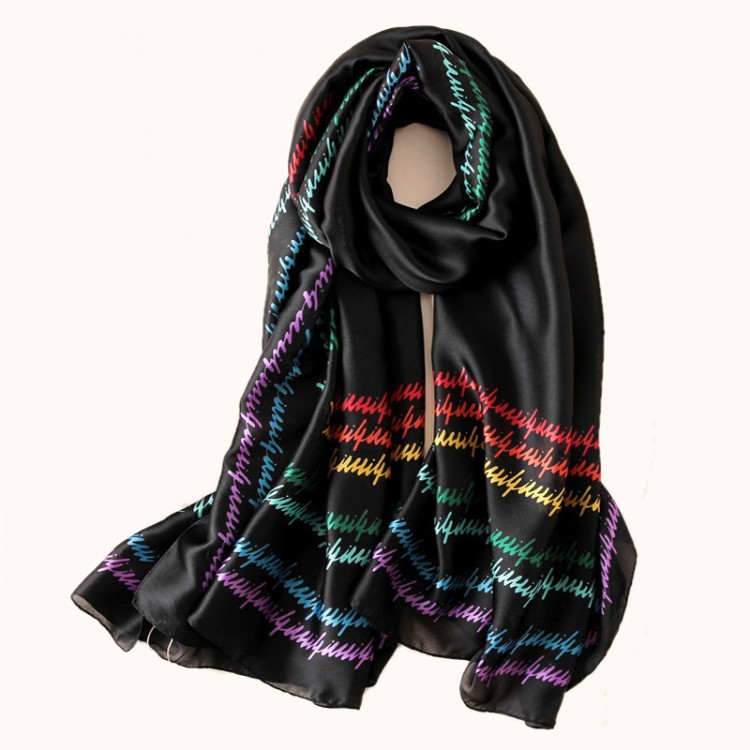 Жіночий шарф шовковий чорний строгий
