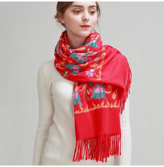 Кашемировый шарф красный с шелковыми цветами