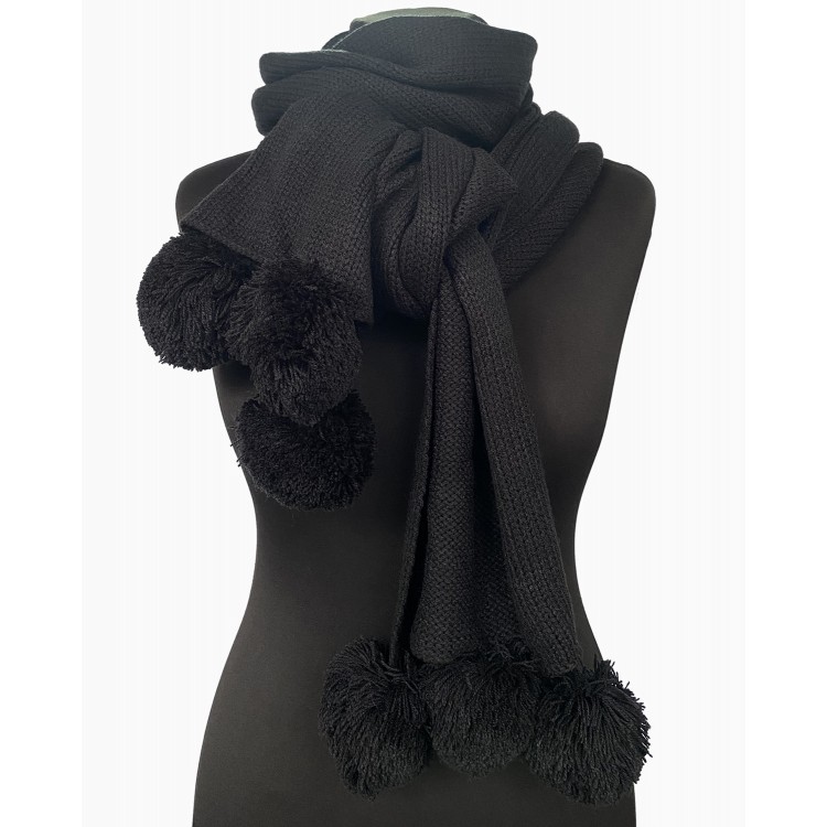 В'язаний шарф жіночий чорний з помпонами теплий
