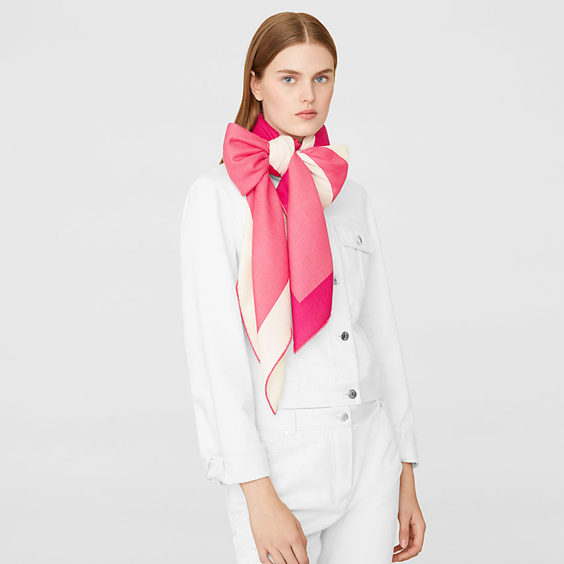Літній рожевий шарф-бант